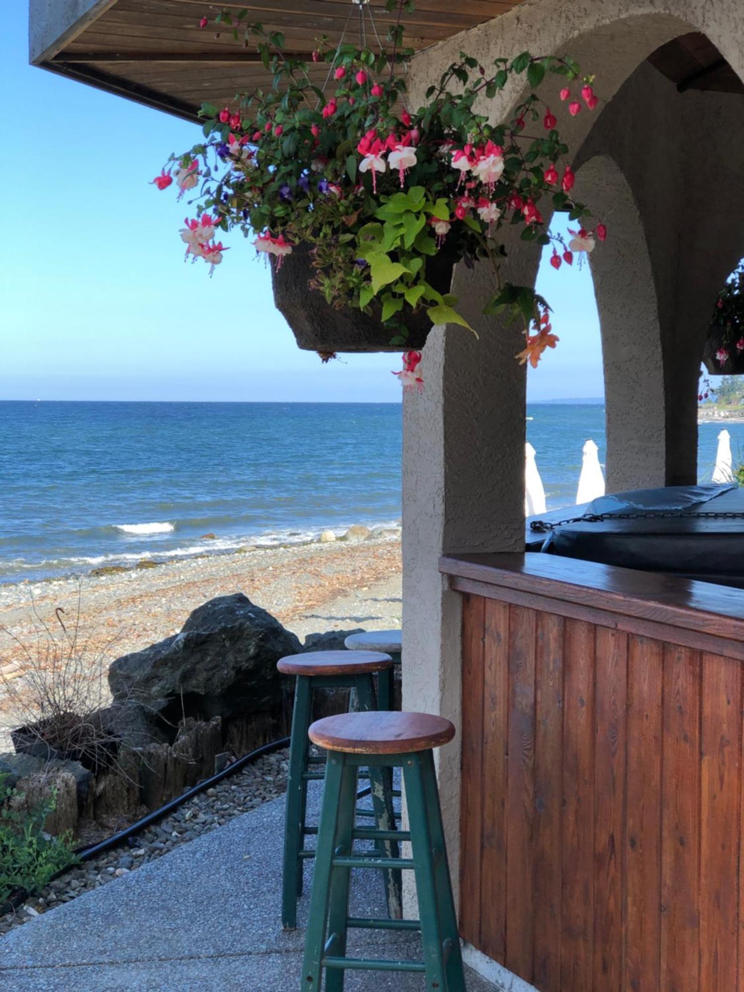 Qualicum Breeze Beach Resort Bowser Extérieur photo
