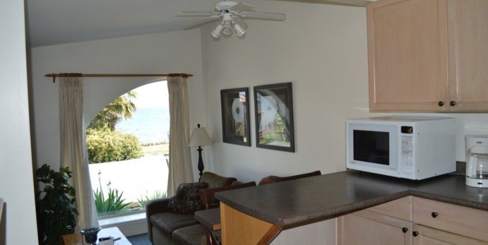 Qualicum Breeze Beach Resort Bowser Extérieur photo